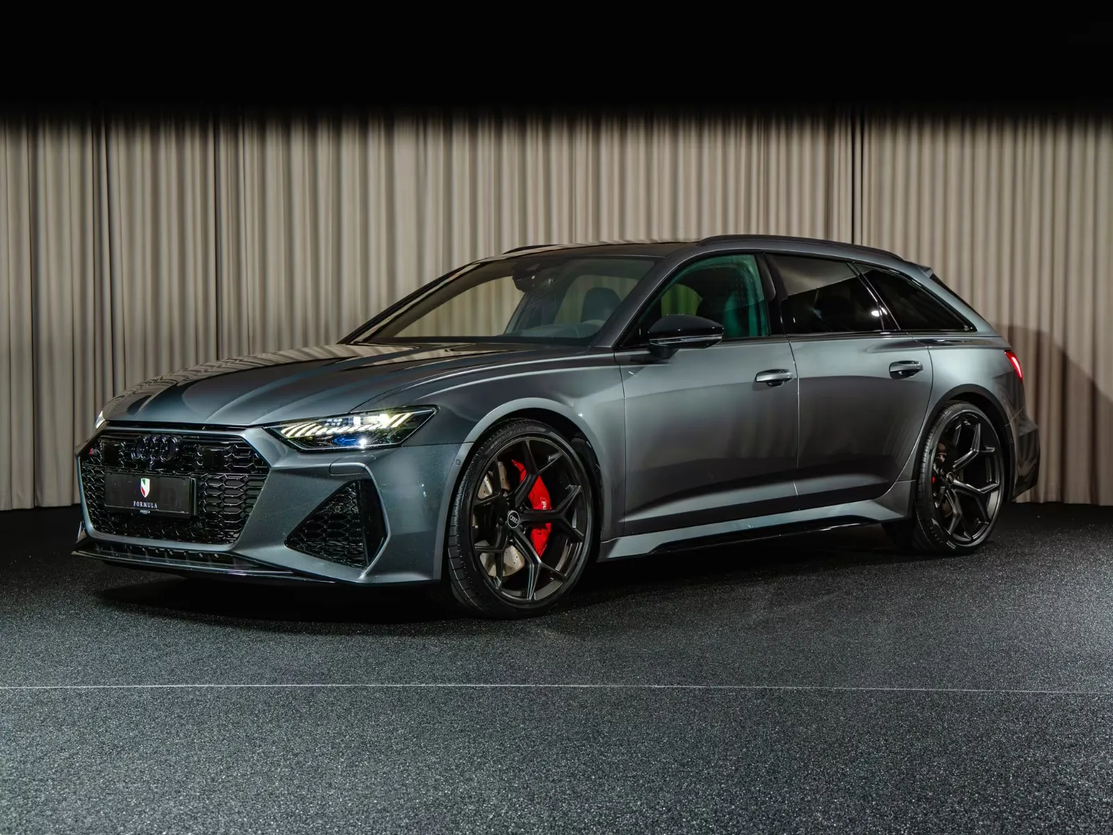 2024 Audi RS6 Avant proposée par un concessionnaire spécialisé à Kongens Lyngby, Danemark, photo principale