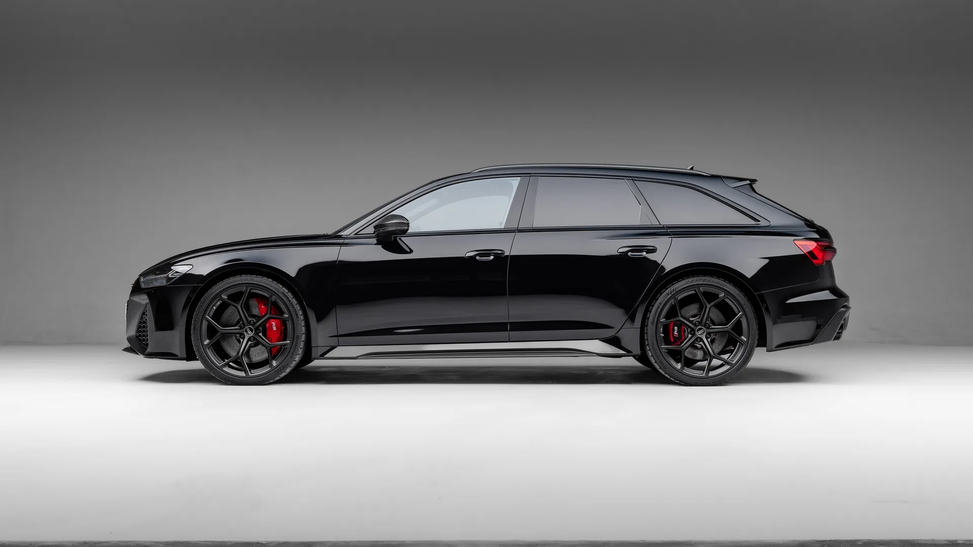Audi RS6 Avant performance Carbon Black de 2024, 8/26
