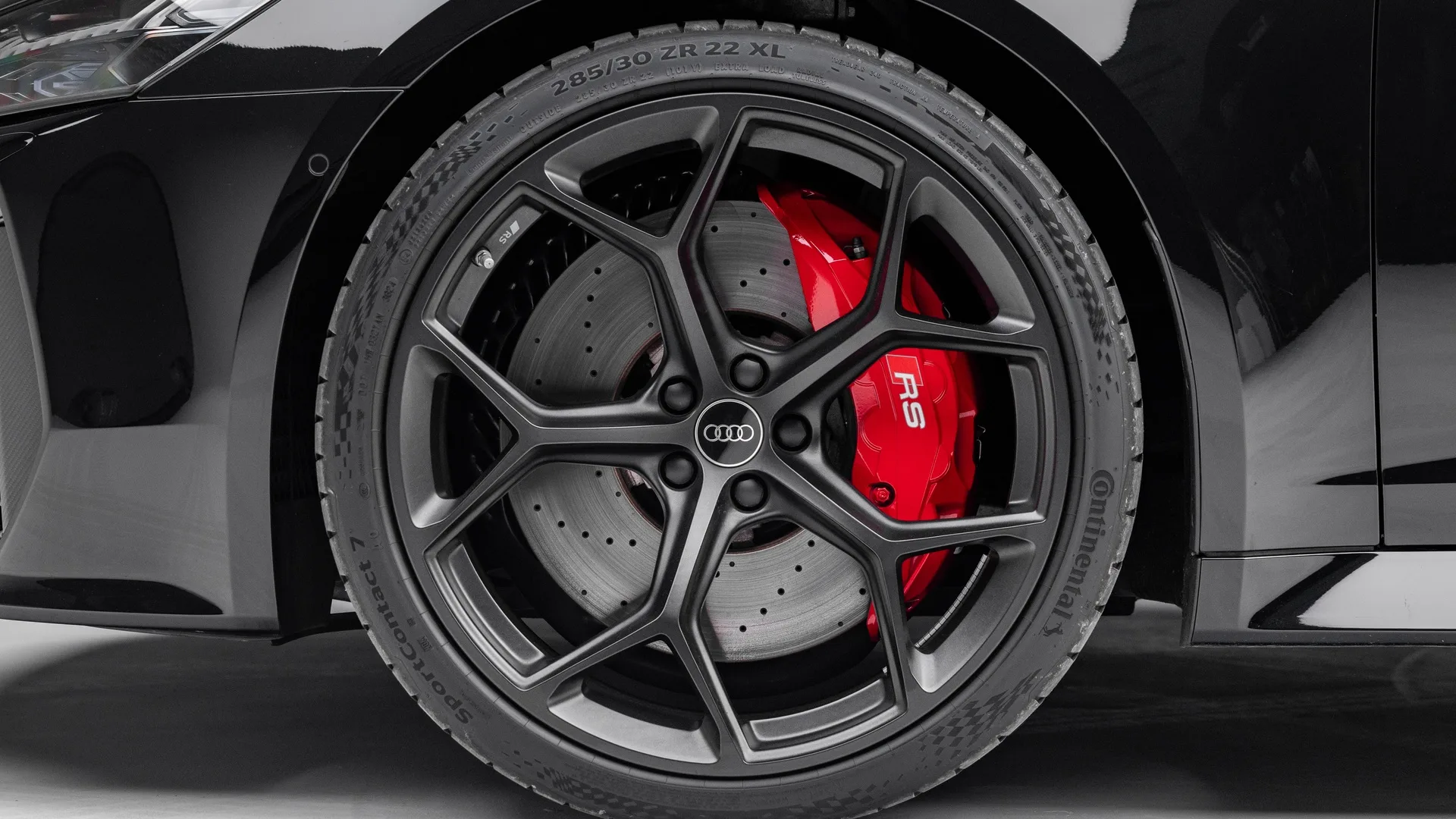 Audi RS6 Avant performance Carbon Black de 2024, 9/26