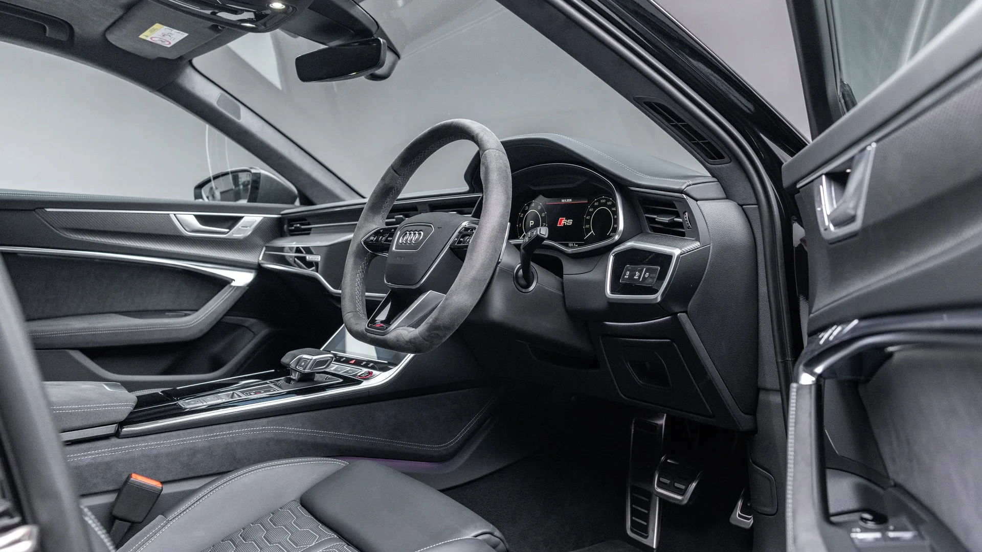 Audi RS6 Avant performance Carbon Black de 2024, 17/26