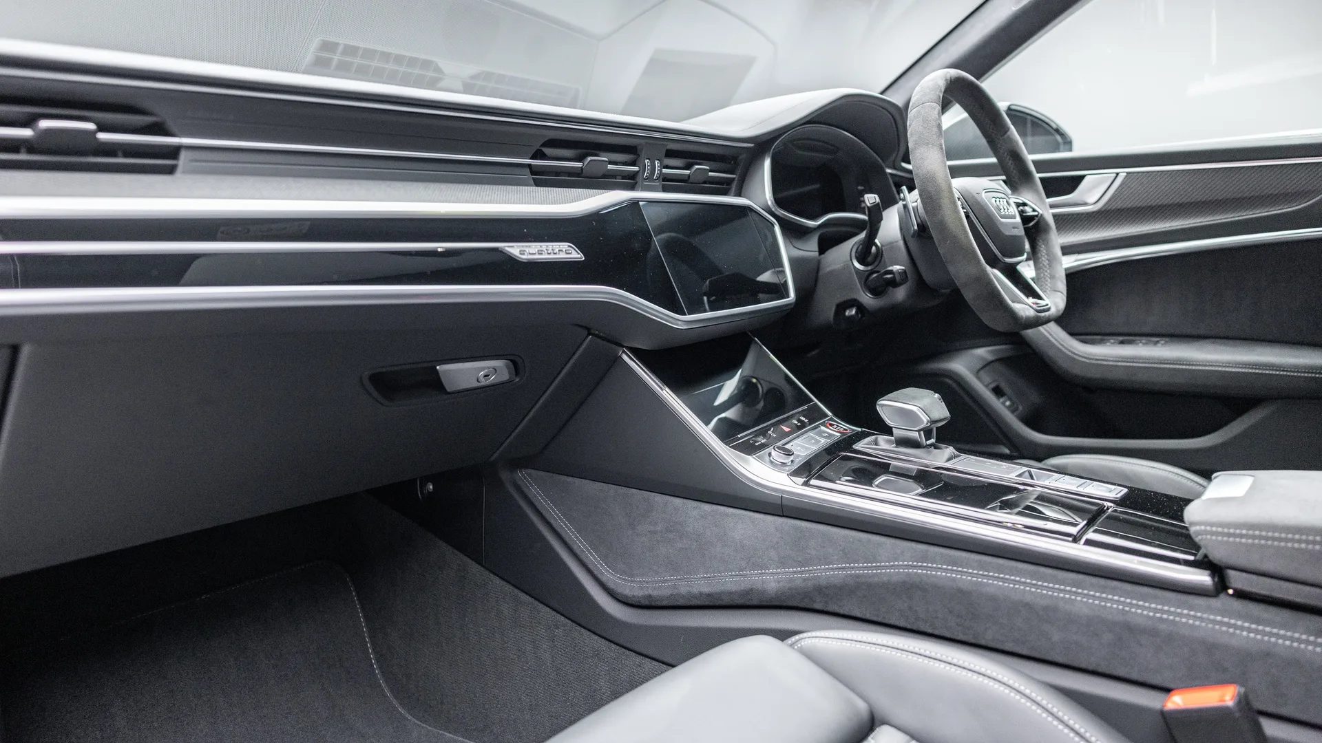 Audi RS6 Avant performance Carbon Black de 2024, 18/26