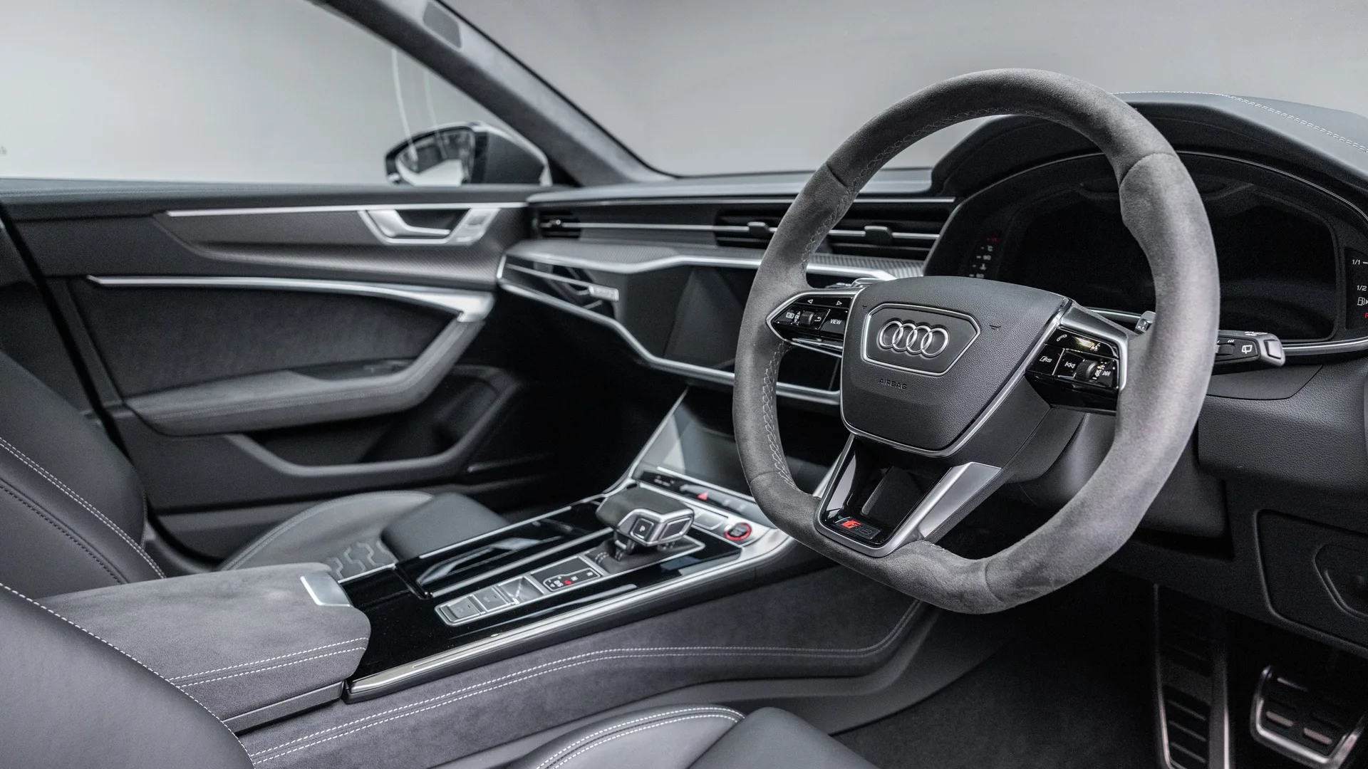 Audi RS6 Avant performance Carbon Black de 2024, 19/26