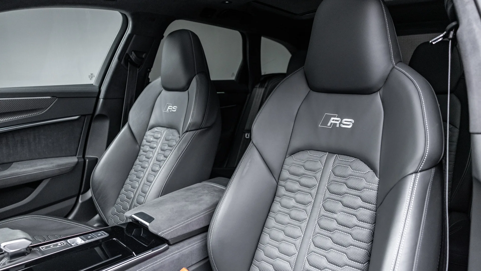 Audi RS6 Avant performance Carbon Black de 2024, 20/26