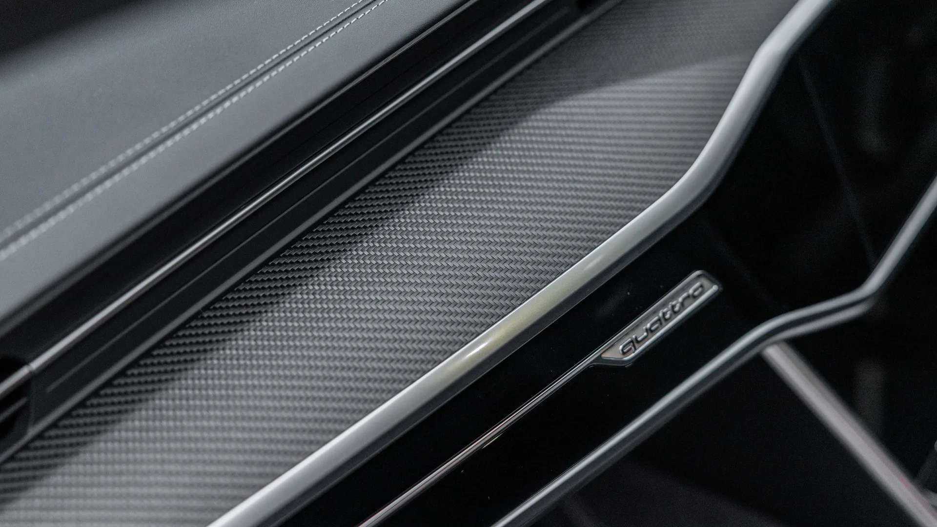 Audi RS6 Avant performance Carbon Black de 2024, 25/26
