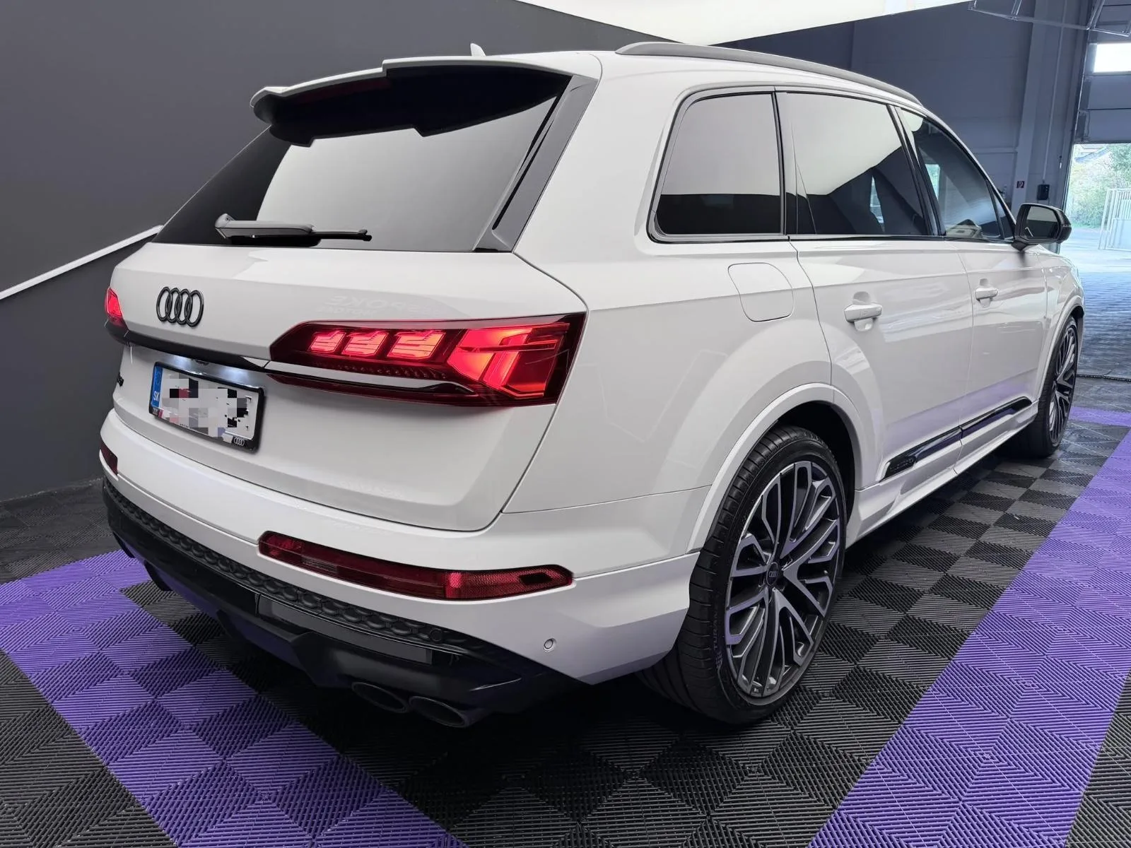 2024 Audi SQ7, 5/29