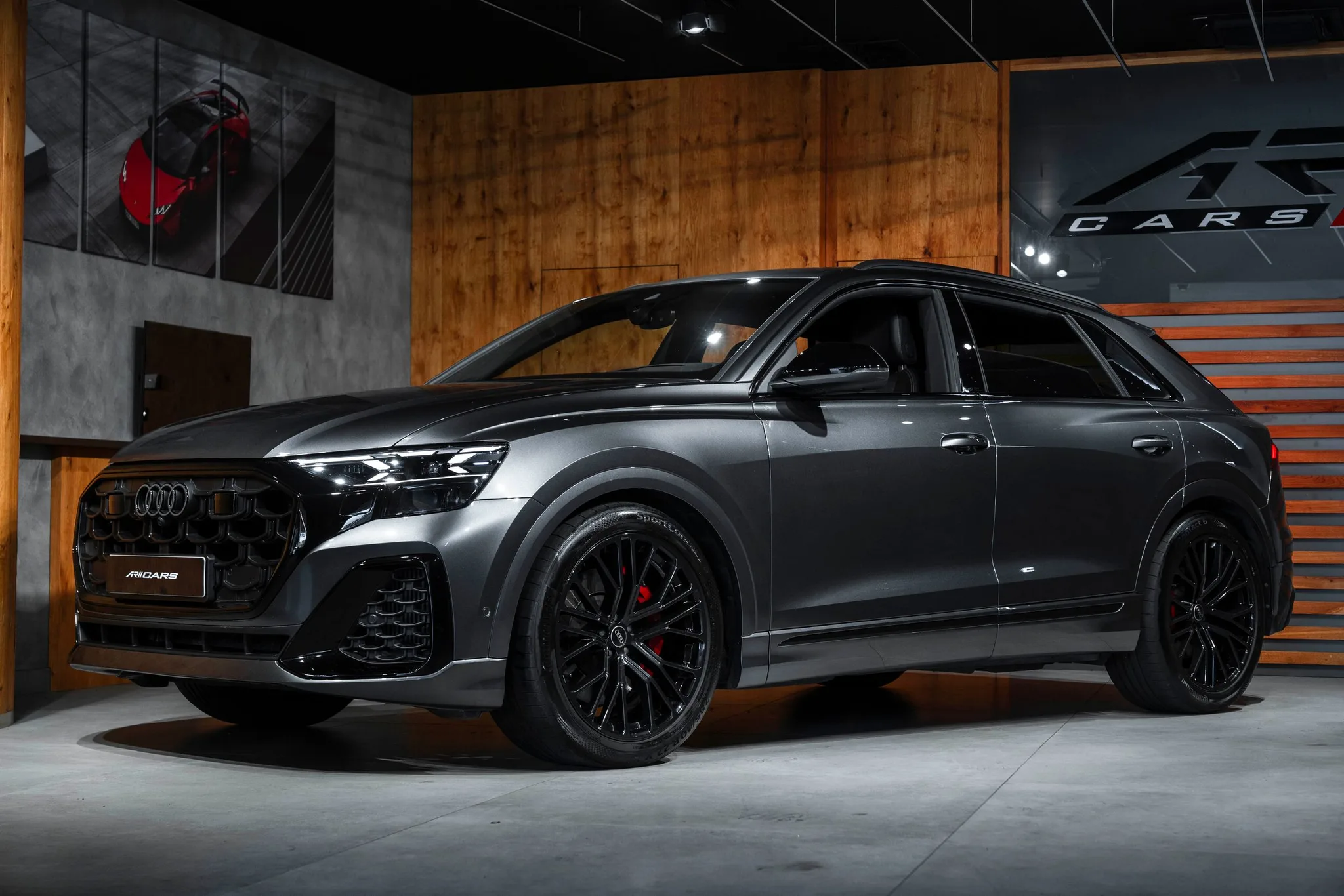 2024 Audi SQ8 angeboten von einem Fachhändler in Bratislava, Slowakei, Hauptfoto