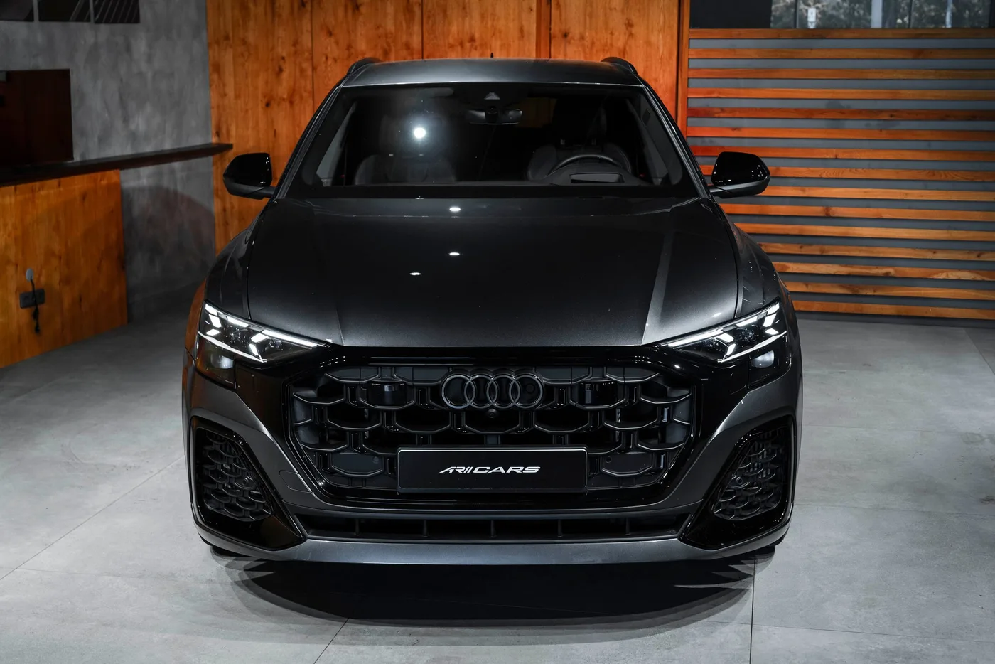 2024 Audi SQ8 angeboten von einem Fachhändler in Bratislava, Slowakei, Foto 2 von 15