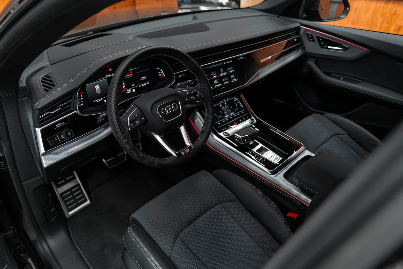 2024 Audi SQ8 angeboten von einem Fachhändler in Bratislava, Slowakei, Foto 6 von 15