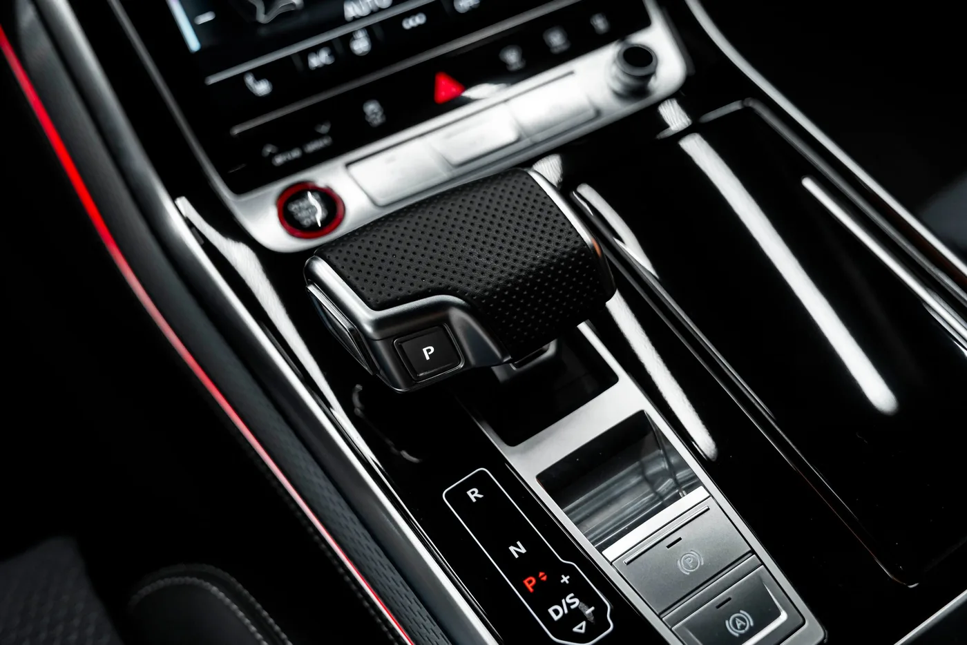 2024 Audi SQ8 angeboten von einem Fachhändler in Bratislava, Slowakei, Foto 12 von 15
