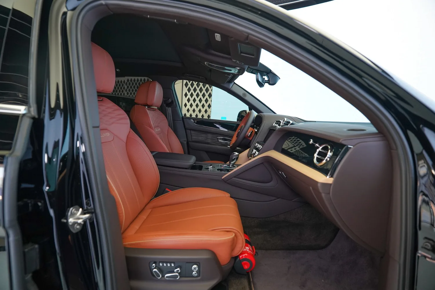 2024 Bentley Bentayga EWB Mulliner, 17/20