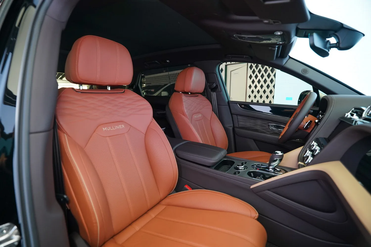 2024 Bentley Bentayga EWB Mulliner, 18/20