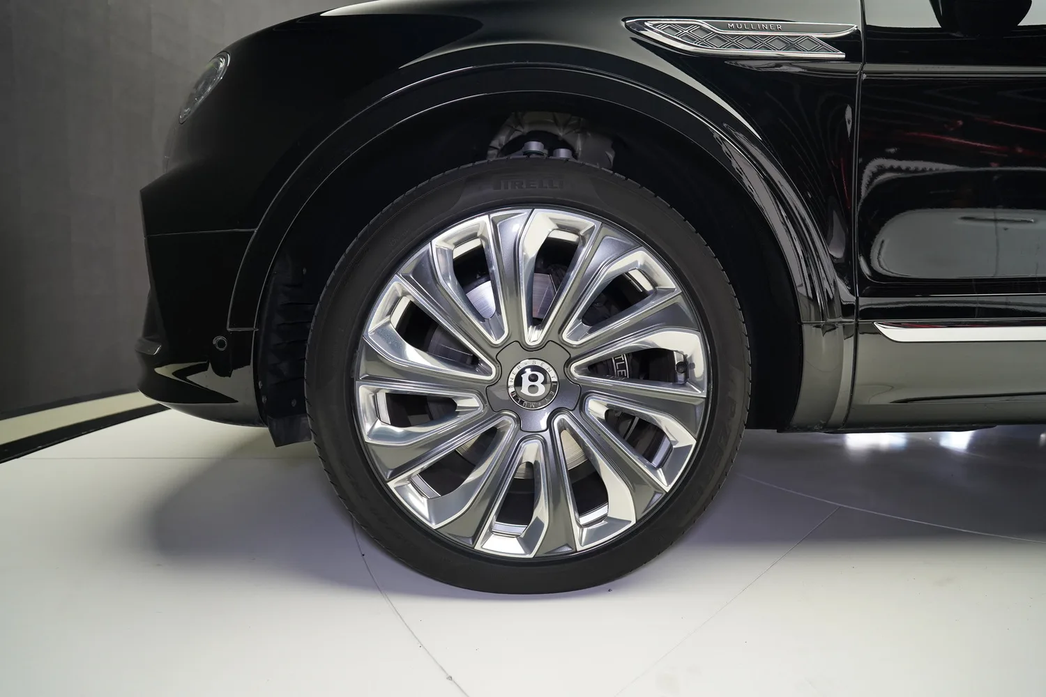 2024 Bentley Bentayga EWB Mulliner, 19/20
