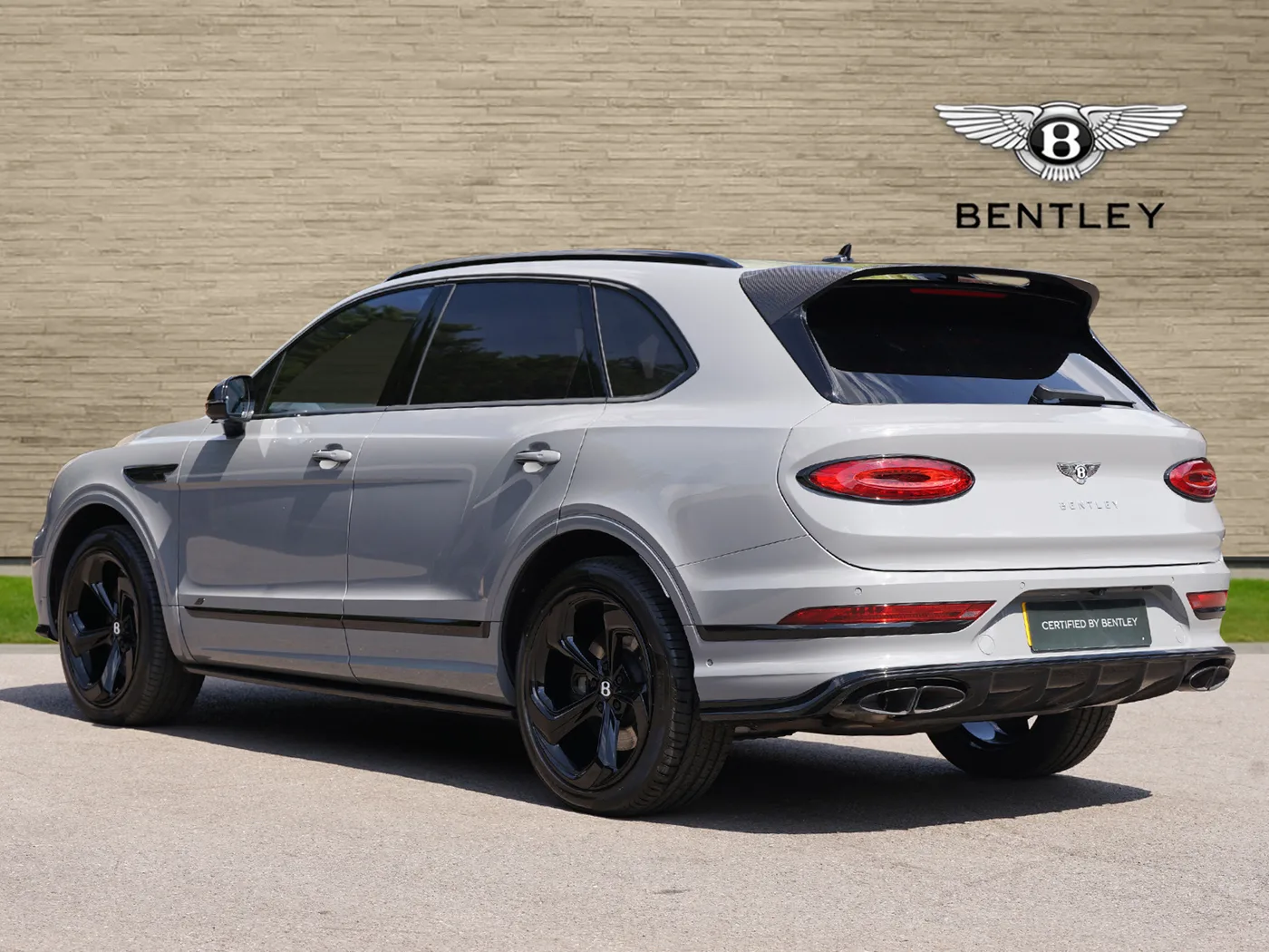 2024 Bentley Bentayga S proposée par un groupe de concessions agréées à Ripley, Royaume-Uni, photo 3 sur 25