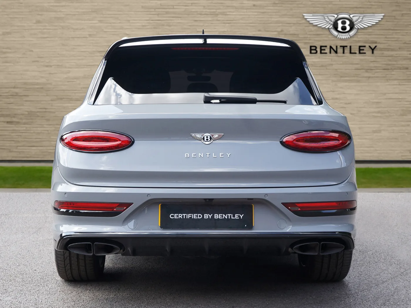 2024 Bentley Bentayga S proposée par un groupe de concessions agréées à Ripley, Royaume-Uni, photo 8 sur 25