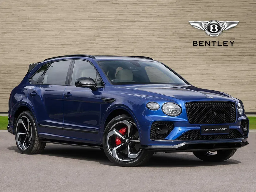 2024 Bentley Bentayga S proposée par un groupe de concessions agréées à Ripley, Royaume-Uni, photo principale