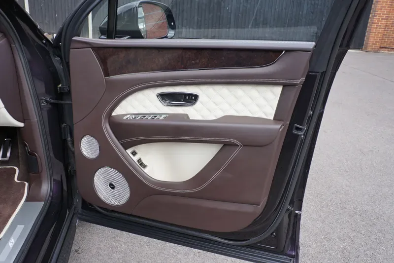 2024 Bentley Bentayga S, 10/30
