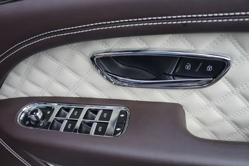 2024 Bentley Bentayga S, 11/30