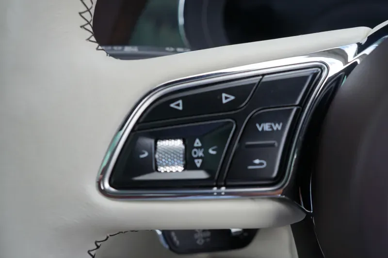 2024 Bentley Bentayga S, 19/30