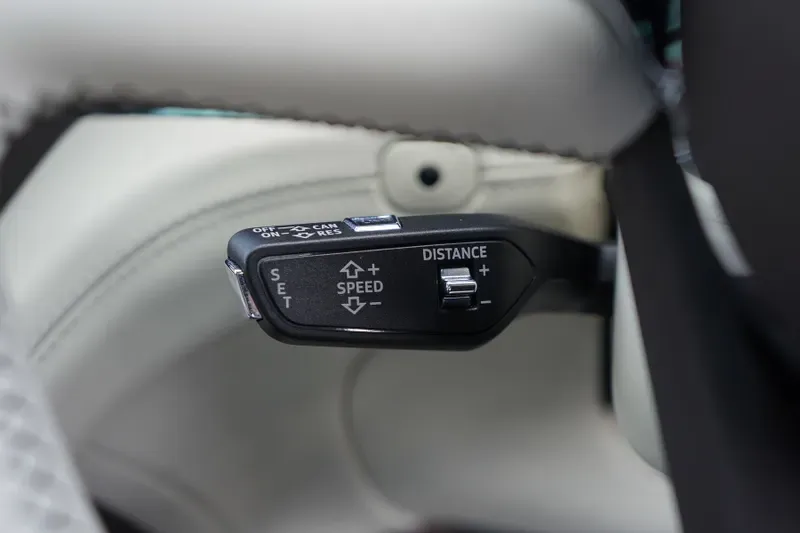 2024 Bentley Bentayga S, 21/30