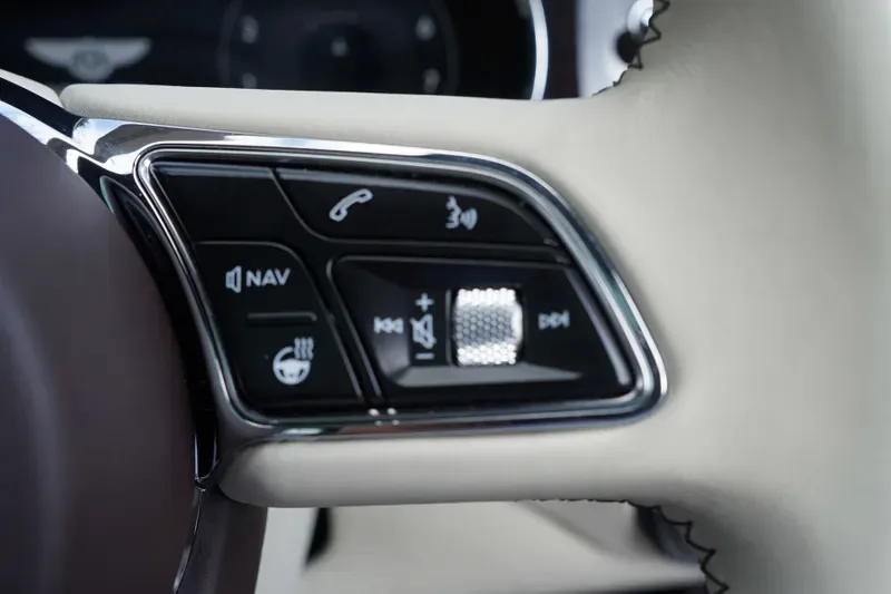 2024 Bentley Bentayga S, 23/30