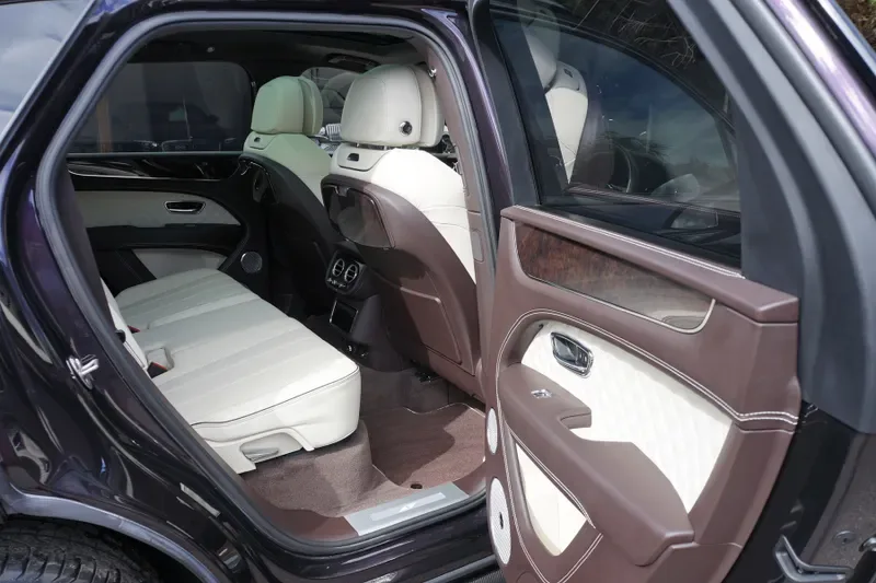 2024 Bentley Bentayga S, 27/30