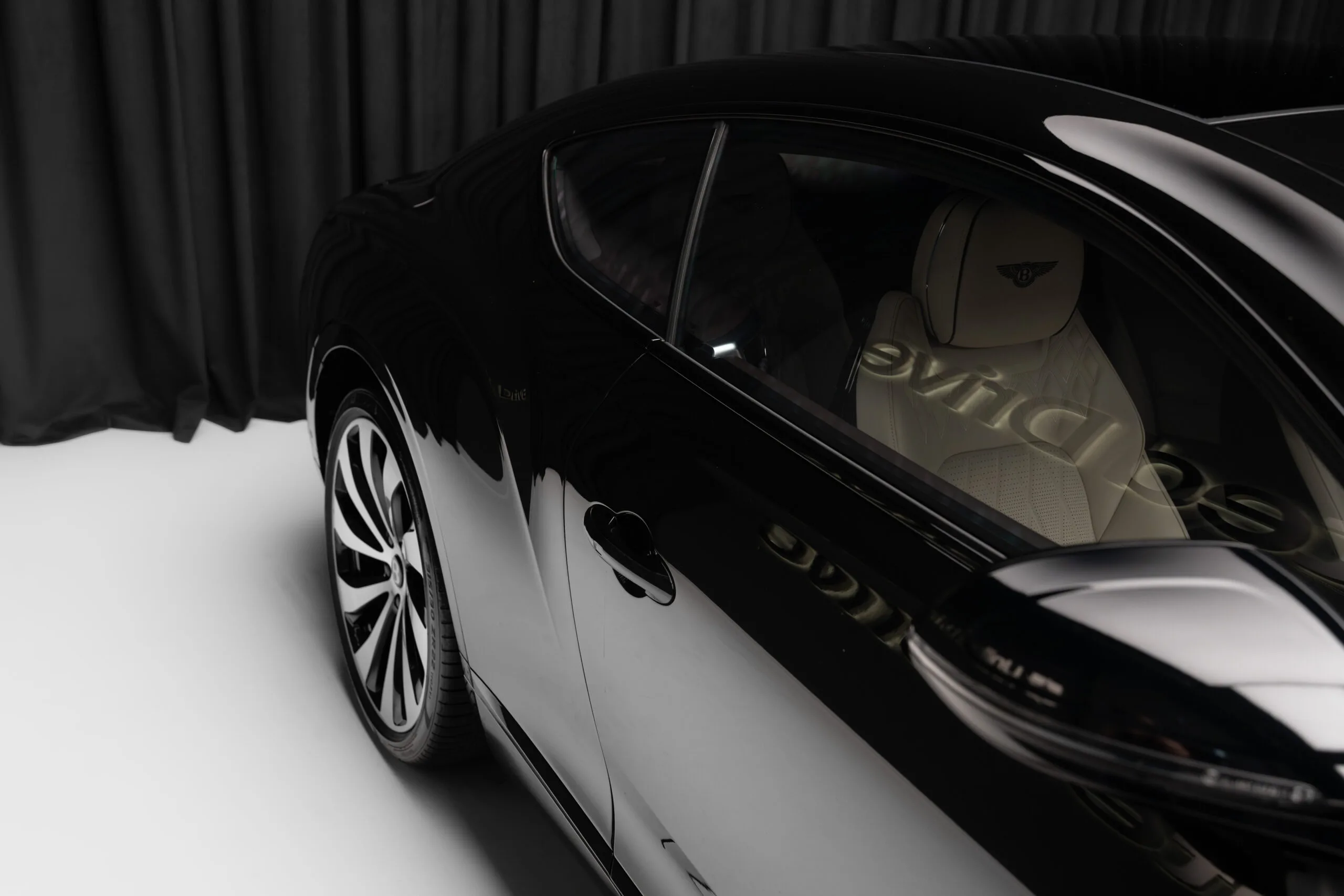 2024 Bentley Continental GT Azure V8, 4/30