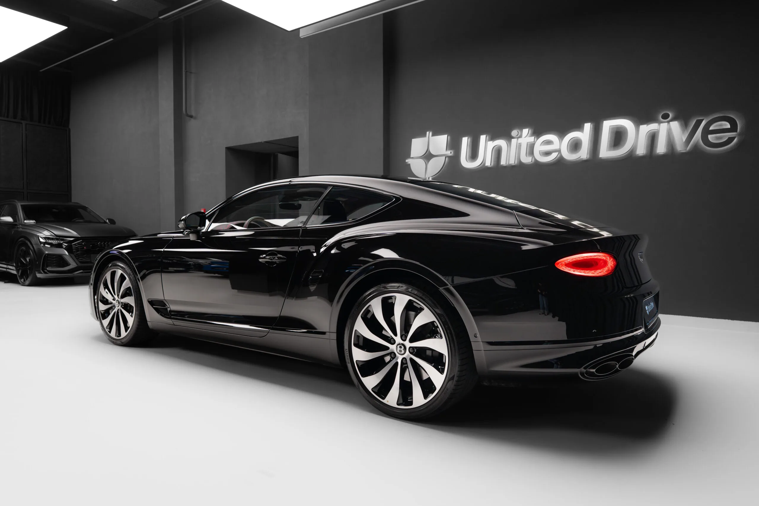 2024 Bentley Continental GT Azure V8, 8/30