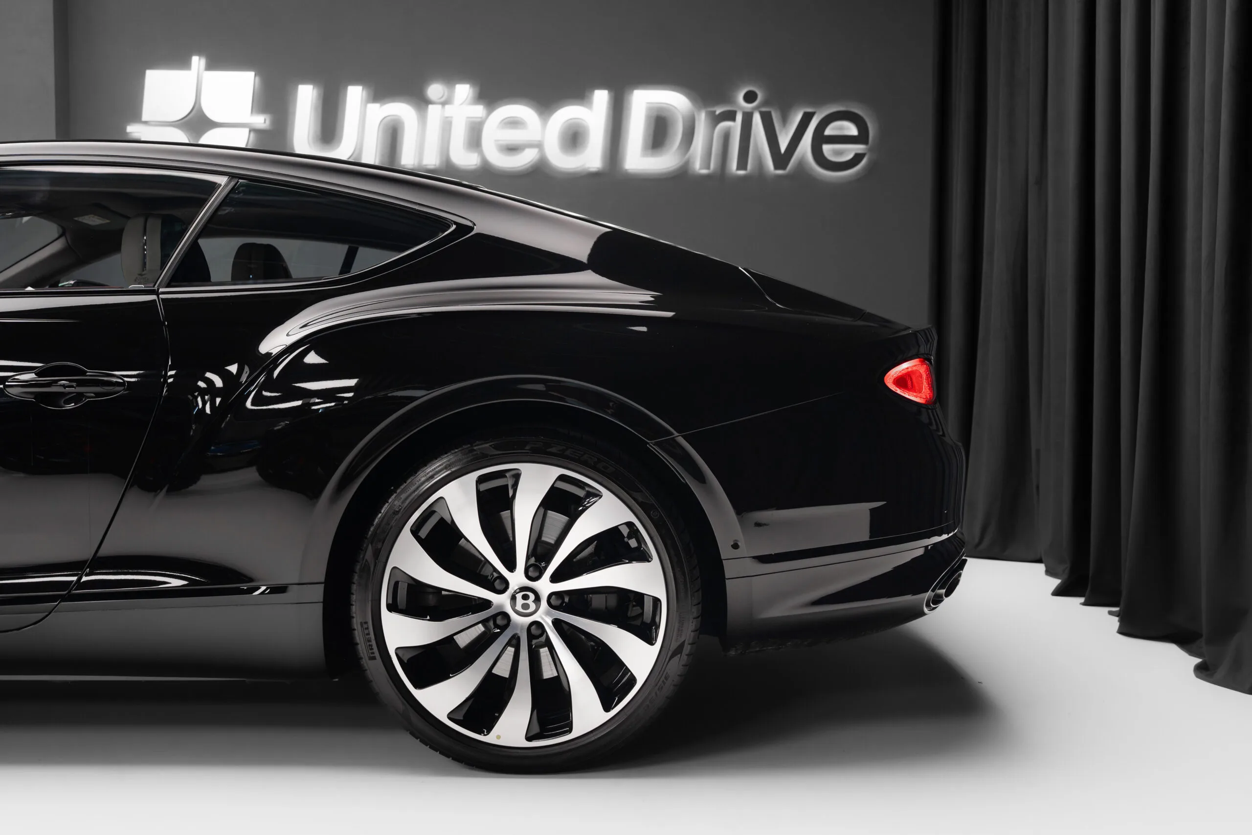 2024 Bentley Continental GT Azure V8, 9/30