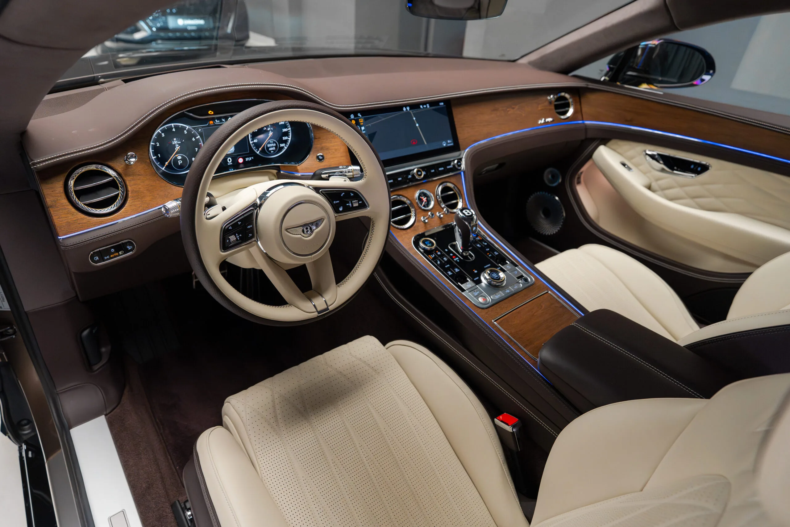2024 Bentley Continental GT Azure V8, 15/30
