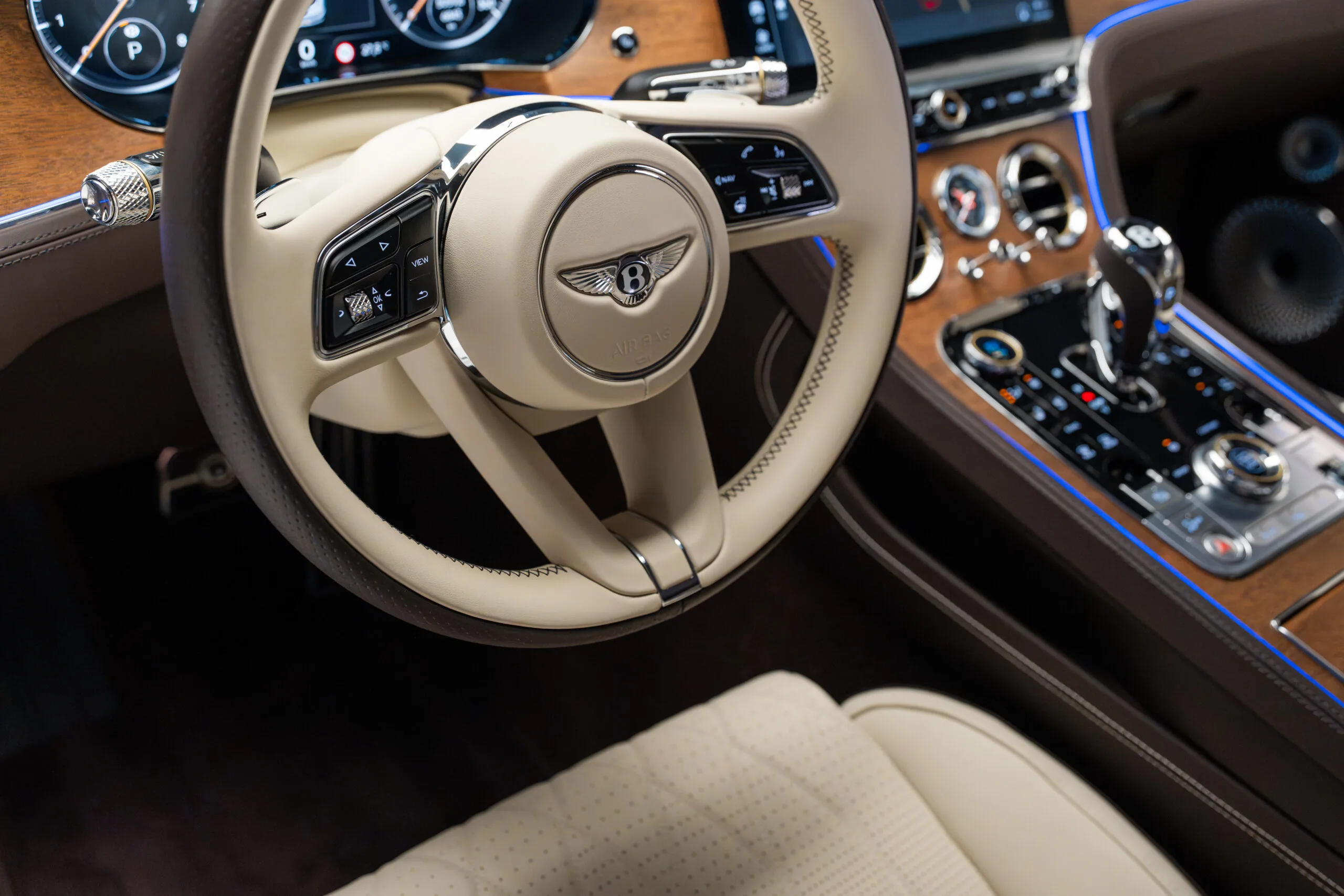 2024 Bentley Continental GT Azure V8, 16/30