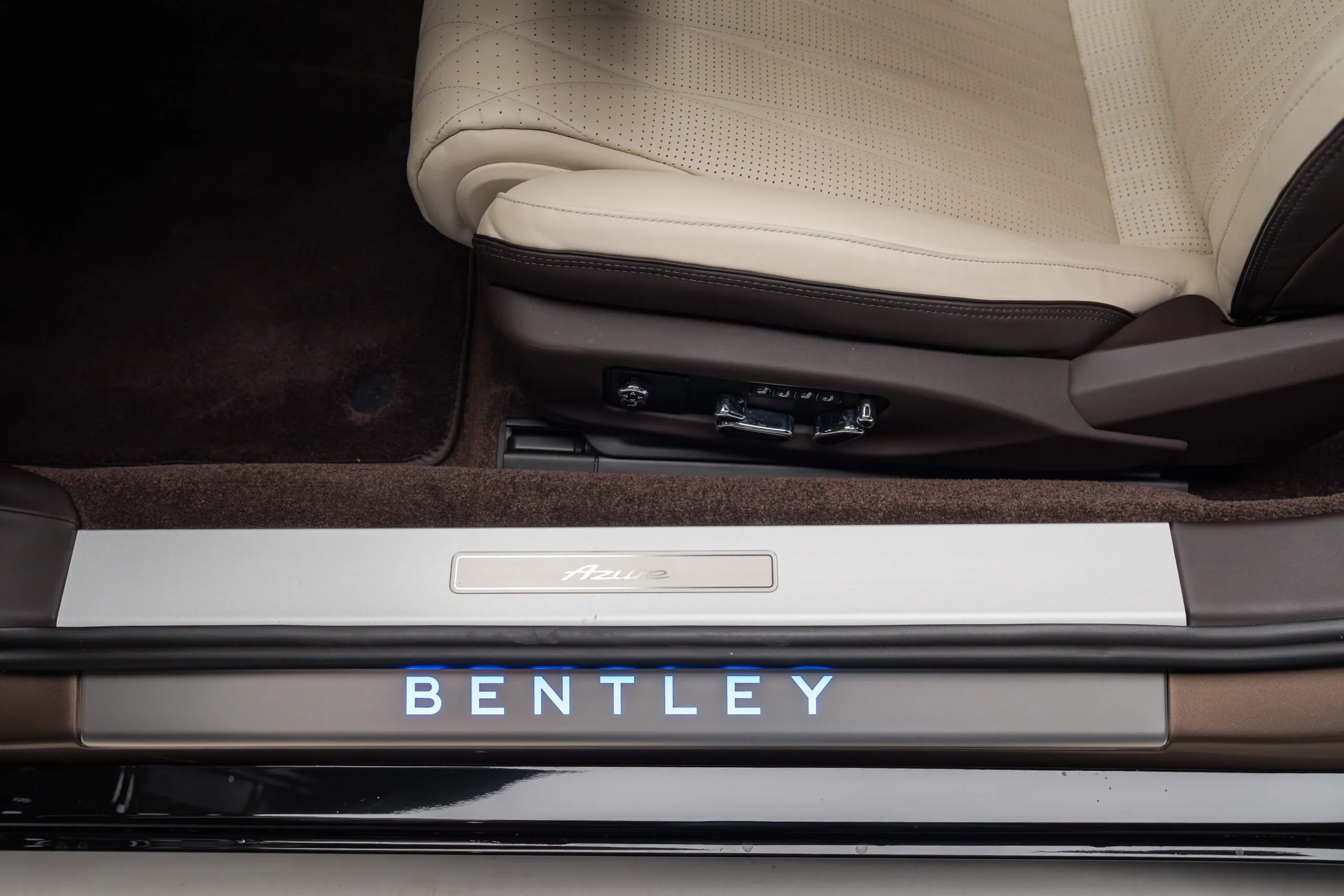 2024 Bentley Continental GT Azure V8, 17/30