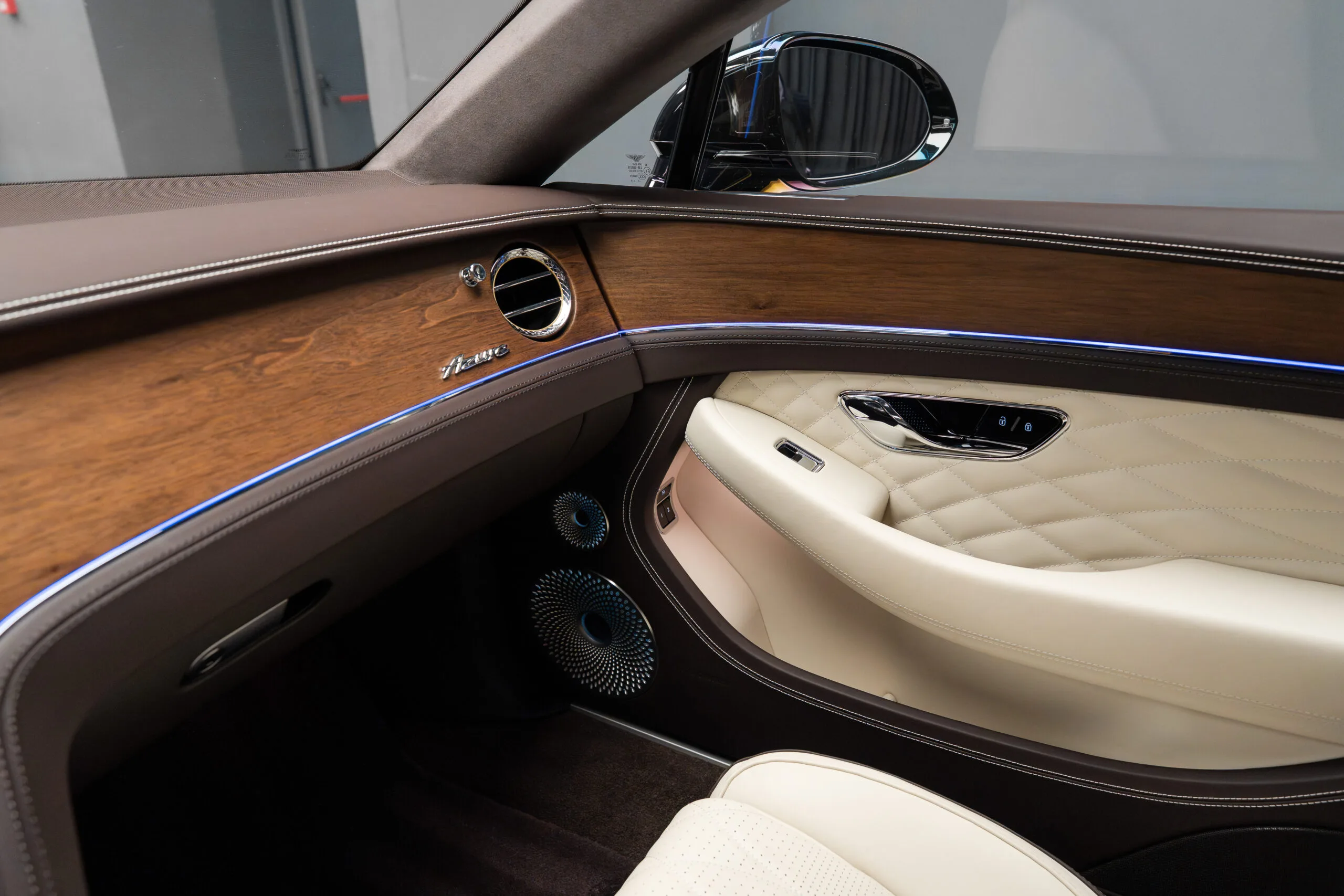 2024 Bentley Continental GT Azure V8, 19/30