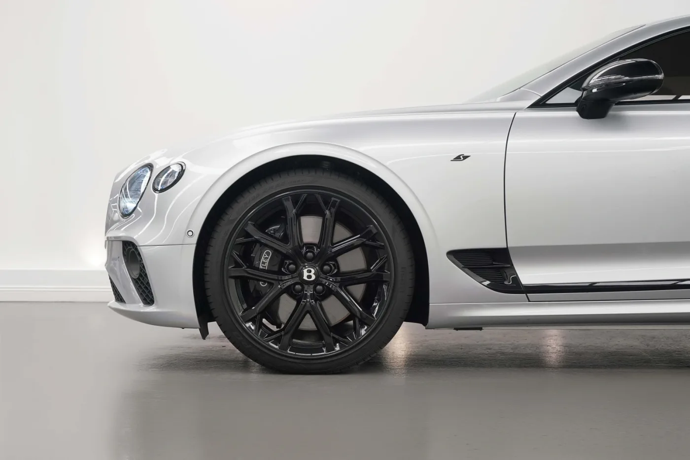 2024 Bentley Continental GT S angeboten von einem Fachhändler in Dubai, Vereinigte Arabische Emirate, Foto 7 von 10