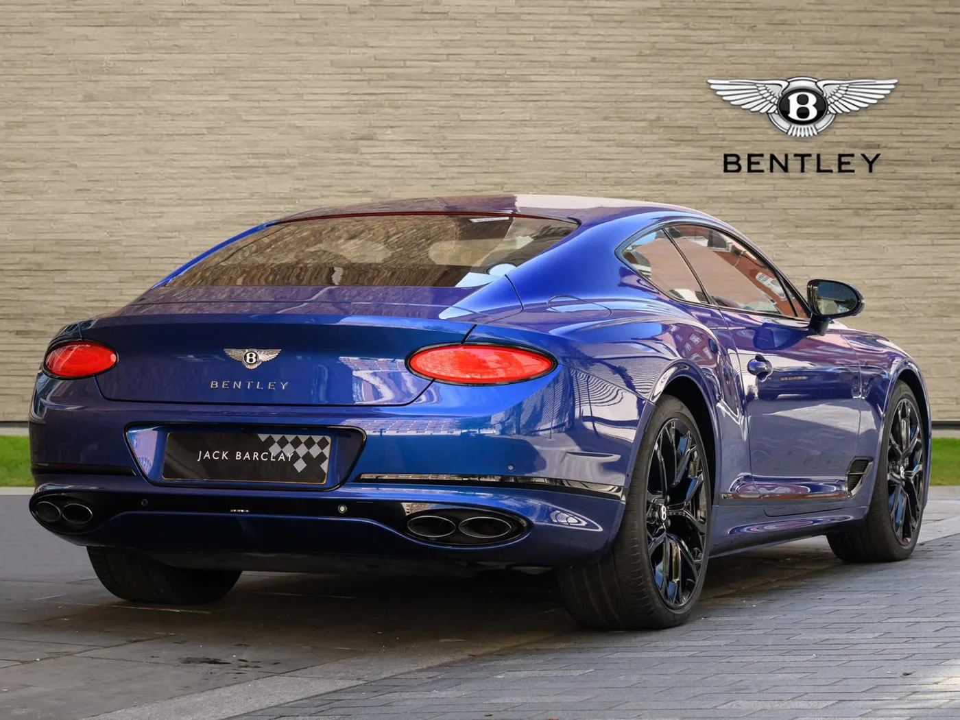 2024 Bentley Continental GT S proposée par un groupe de concessions agréées à London, Royaume-Uni, photo 3 sur 25