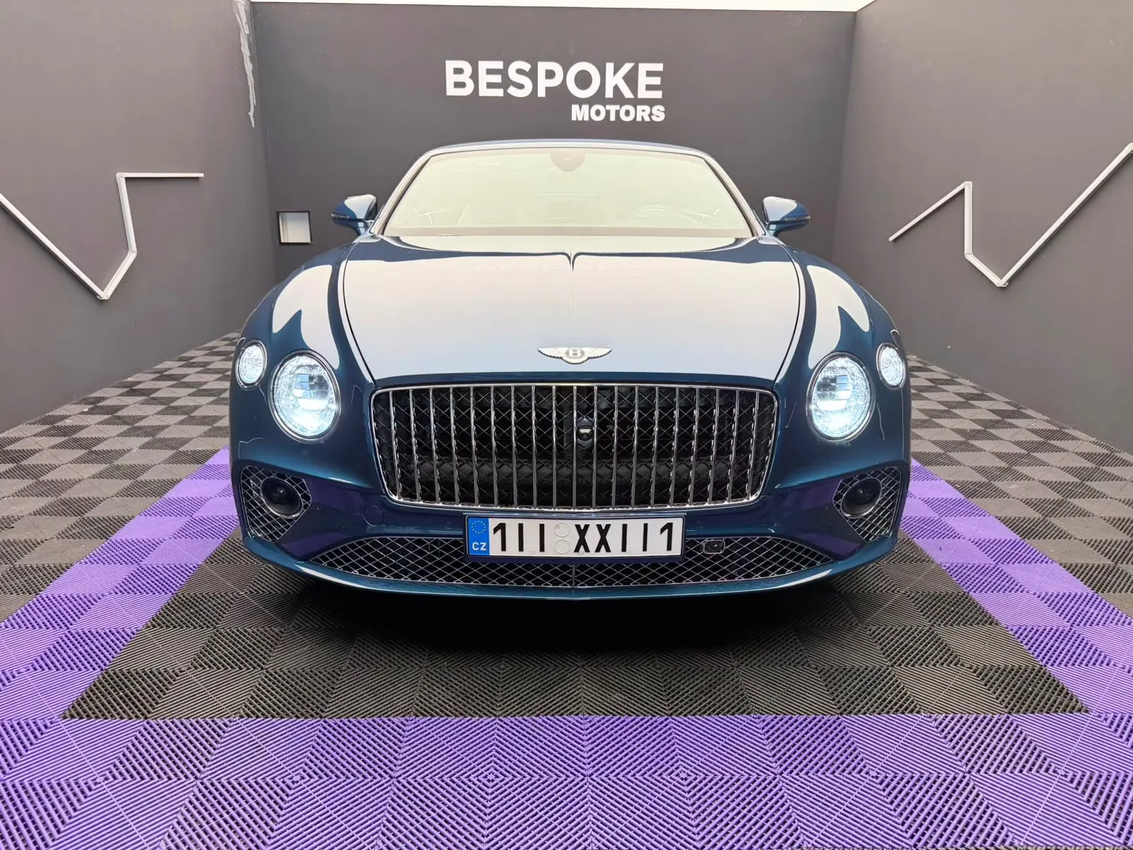 2024 Bentley Continental GTC Azure, 2/26