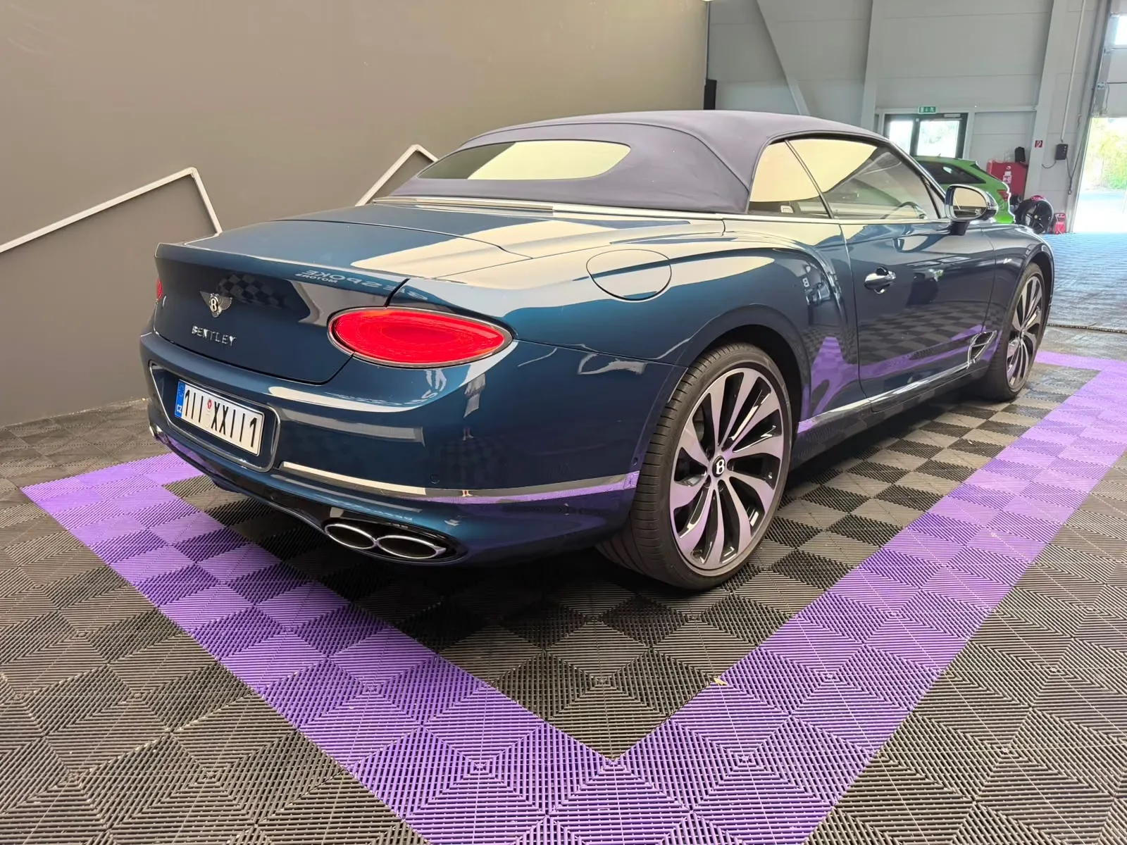 2024 Bentley Continental GTC Azure, 6/26