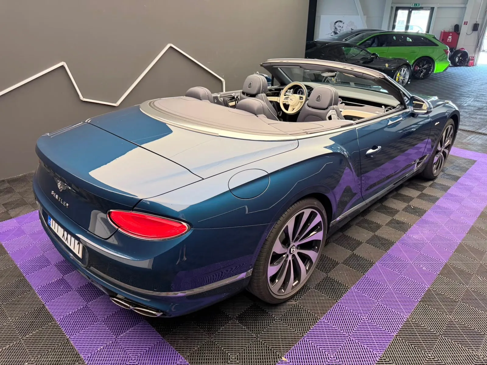 2024 Bentley Continental GTC Azure, 7/26