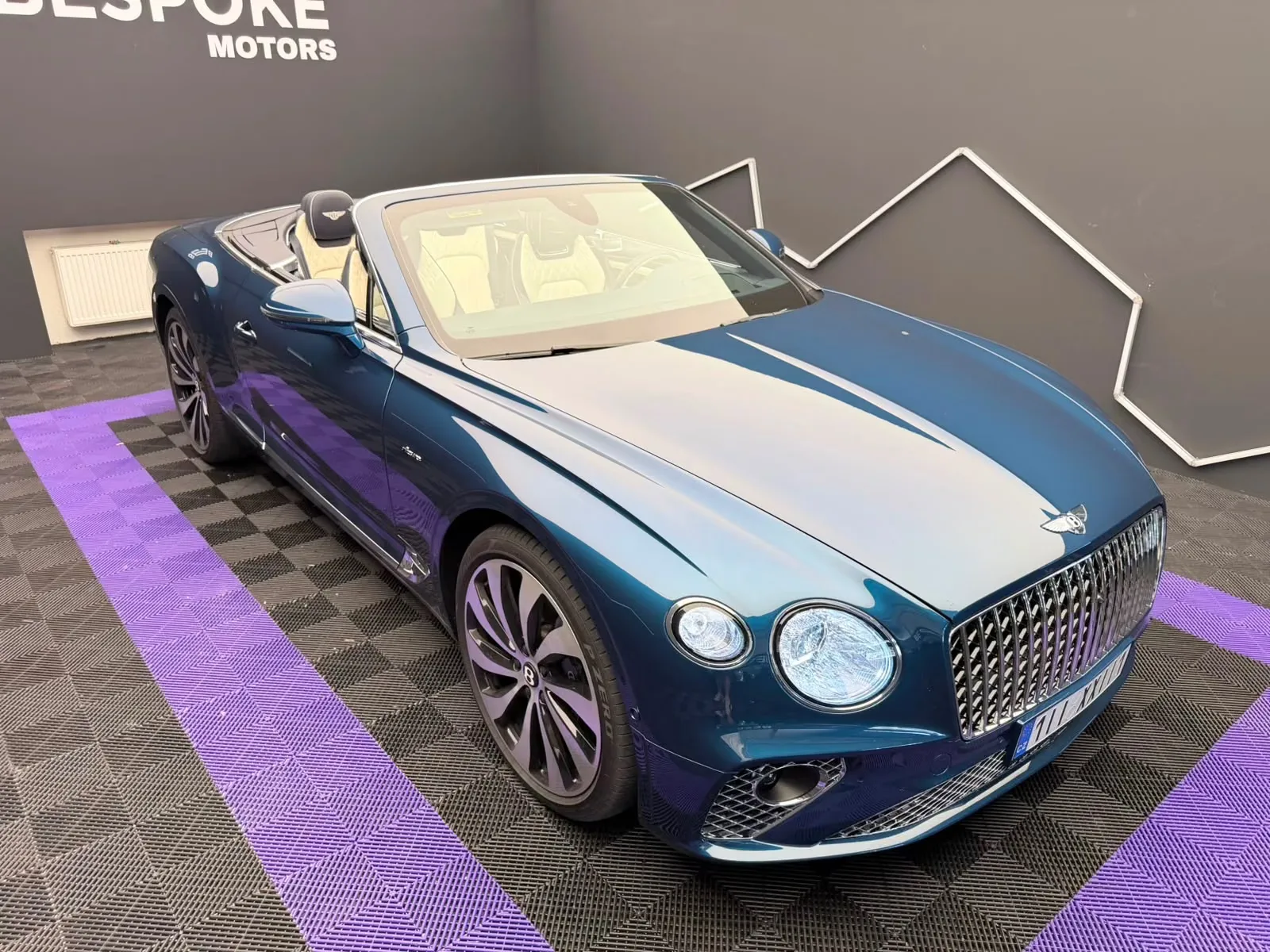 2024 Bentley Continental GTC Azure, 9/26