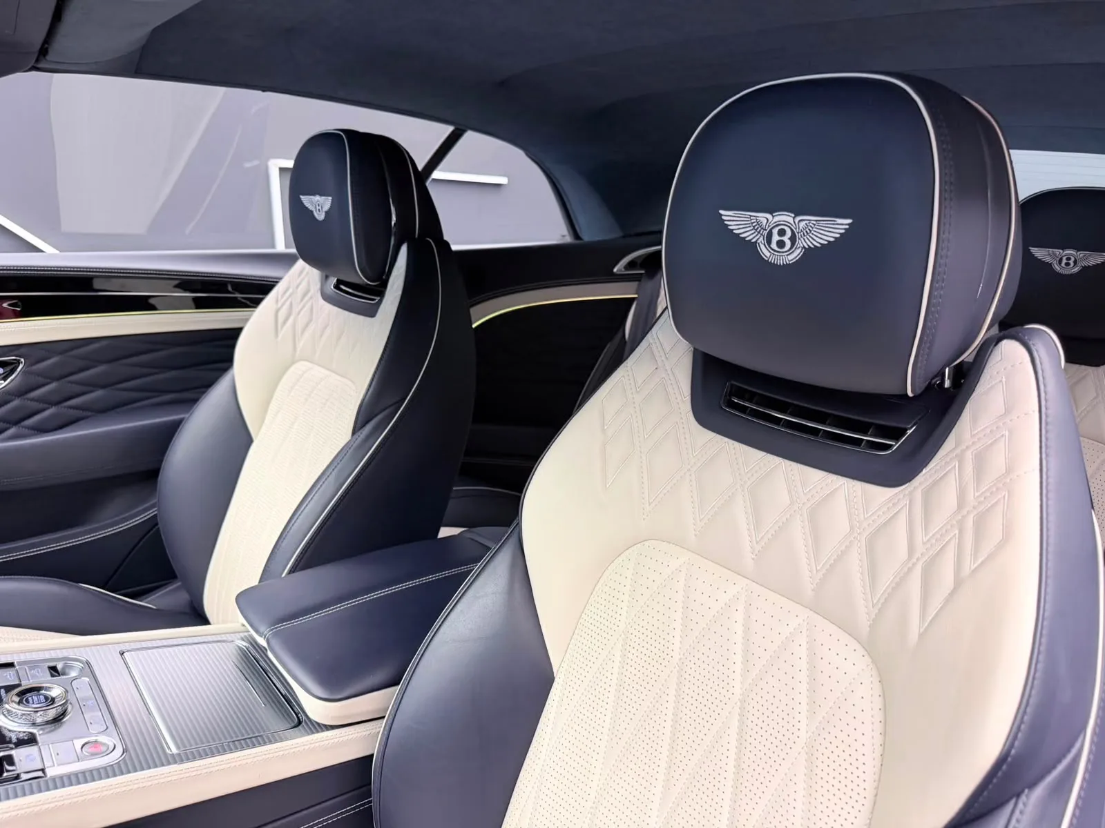 2024 Bentley Continental GTC Azure, 14/26