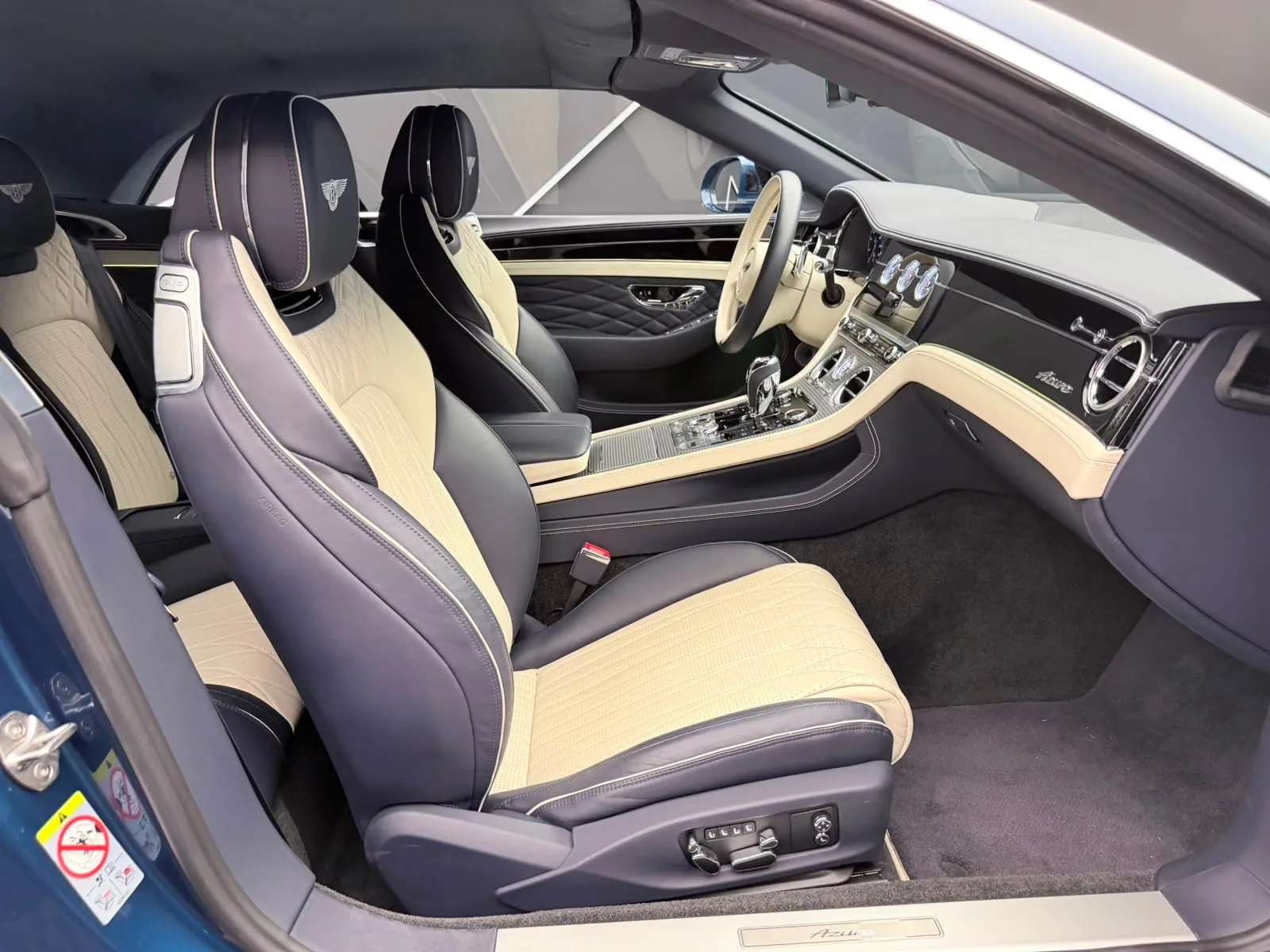 2024 Bentley Continental GTC Azure, 15/26