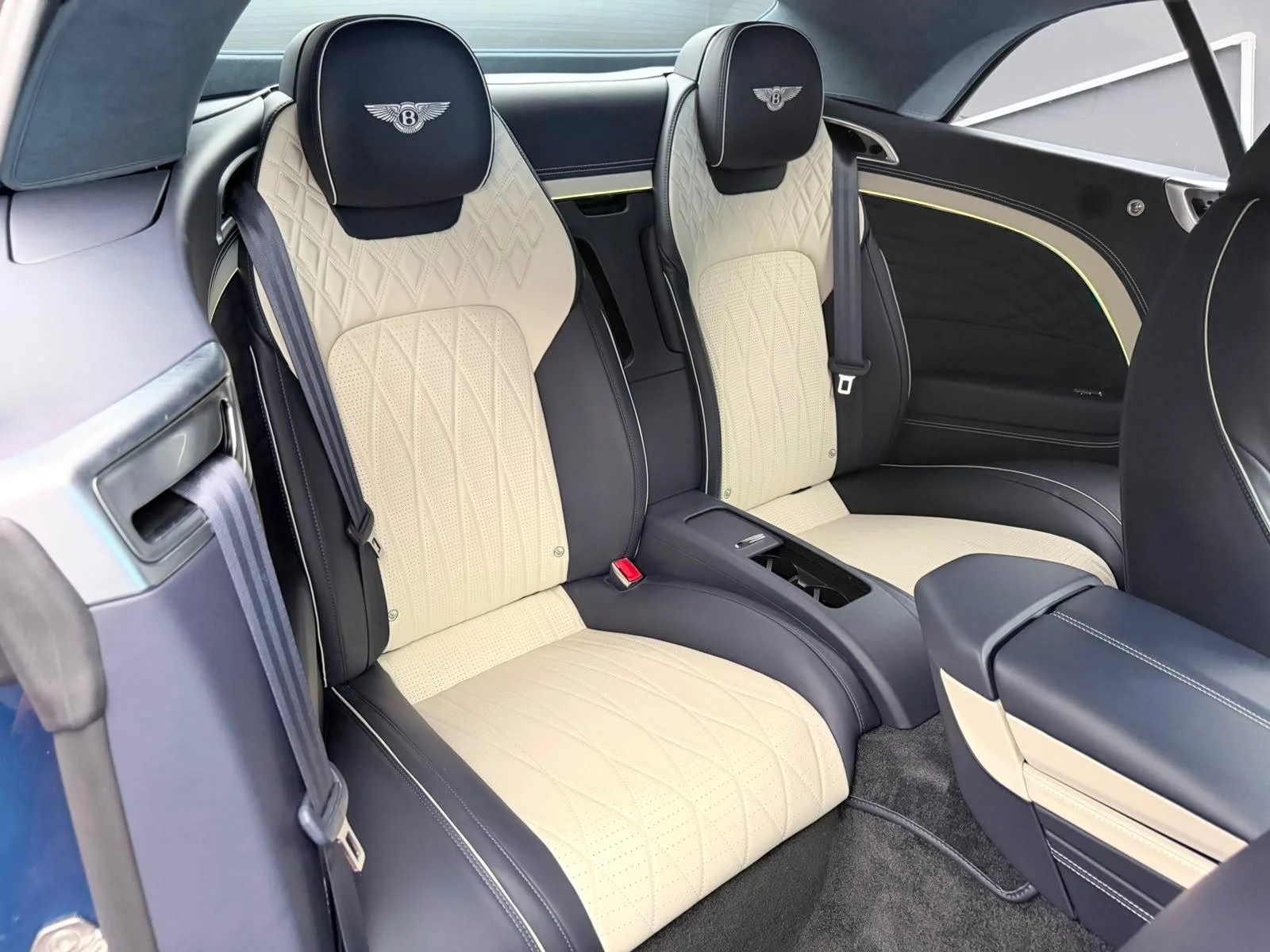 2024 Bentley Continental GTC Azure, 20/26