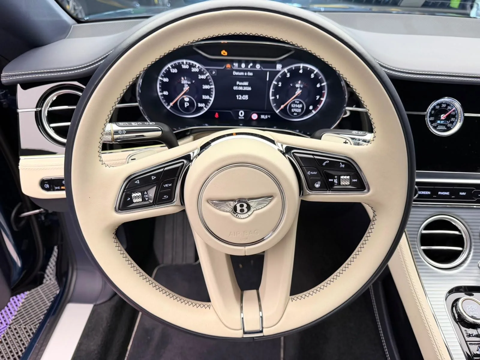 2024 Bentley Continental GTC Azure, 25/26