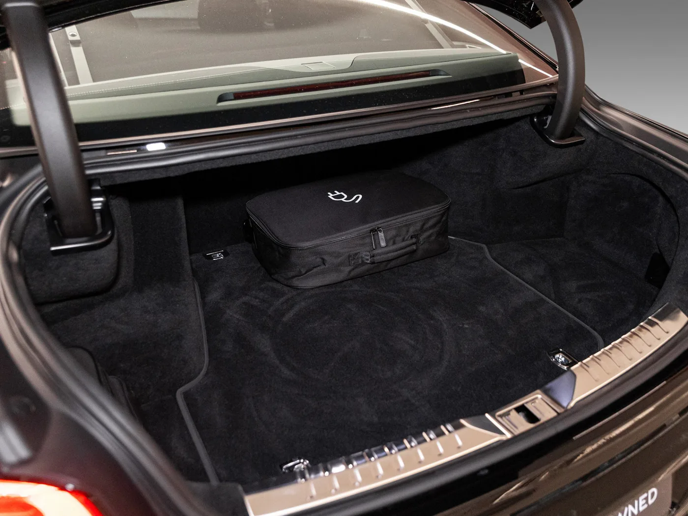 2024 Bentley Flying Spur Azure Hybrid proposée par un concessionnaire agréé Bentley à Leusden, Pays-Bas, photo 13 sur 15