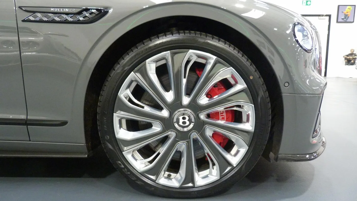 2024 Bentley Flying Spur Mulliner angeboten von einer Vertragshändlergruppe in Cheltenham, Vereinigtes Königreich, Foto 4 von 25
