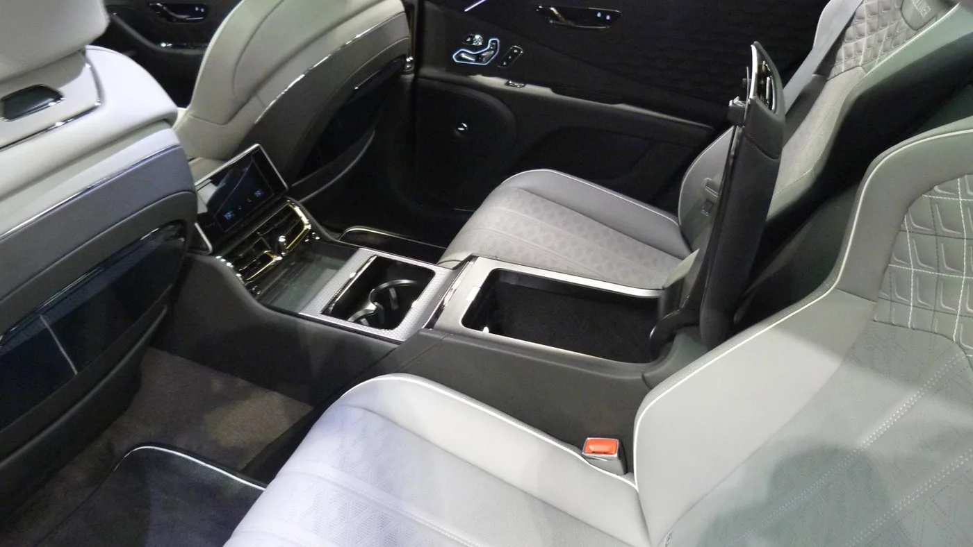 2024 Bentley Flying Spur Mulliner angeboten von einer Vertragshändlergruppe in Cheltenham, Vereinigtes Königreich, Foto 22 von 25