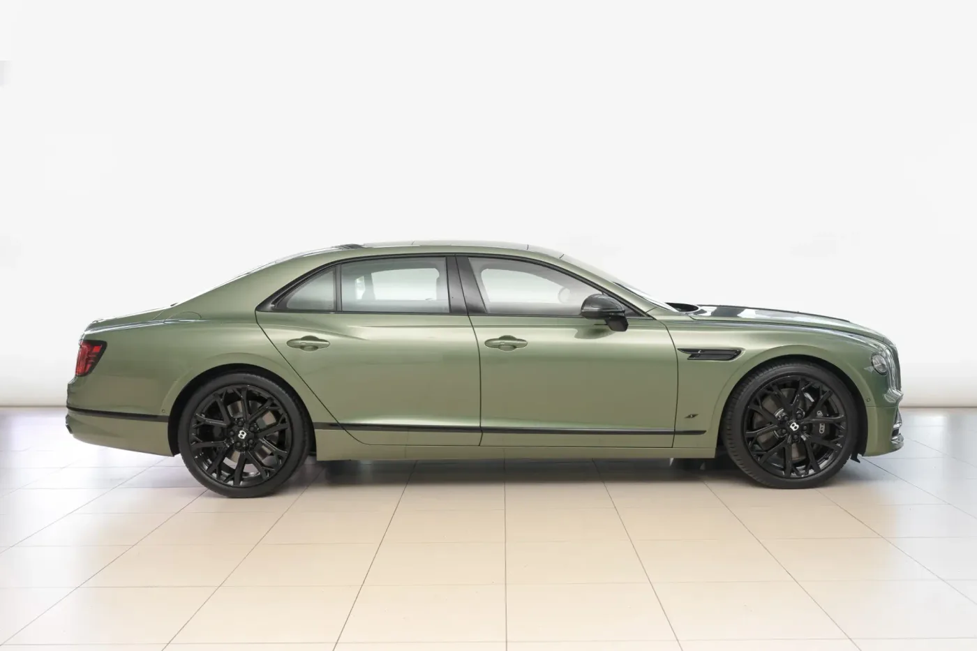 2024 Bentley Flying Spur S proposée par un concessionnaire agréé Bentley à Riga, Lettonie, photo 5 sur 25
