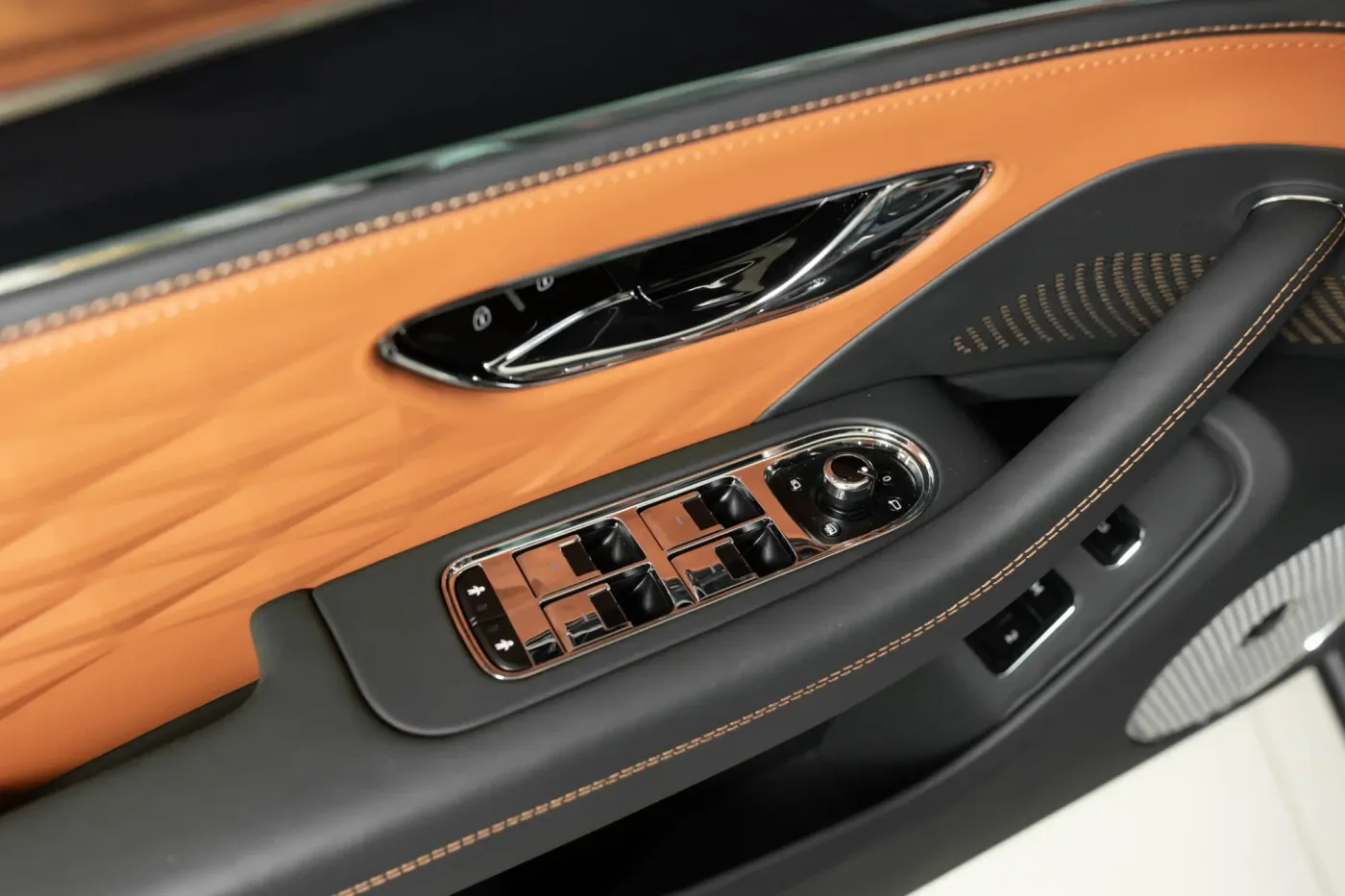 2024 Bentley Flying Spur S proposée par un concessionnaire agréé Bentley à Riga, Lettonie, photo 9 sur 25