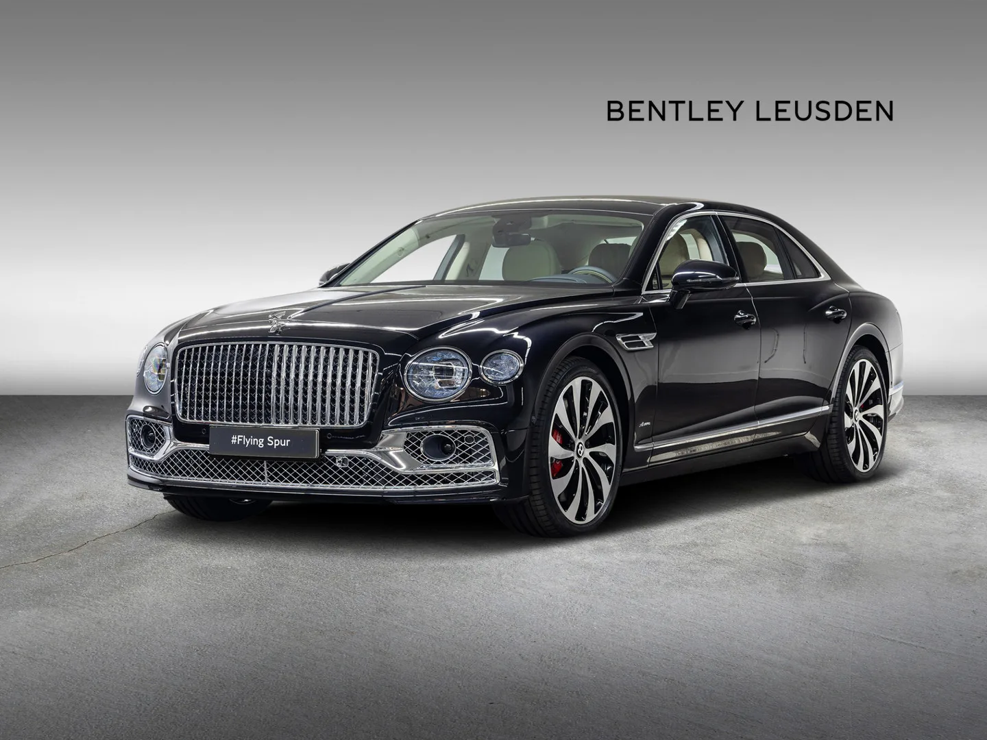 2024 Bentley Flying Spur Azure V8 proposée par un concessionnaire agréé Bentley à Leusden, Pays-Bas, photo principale