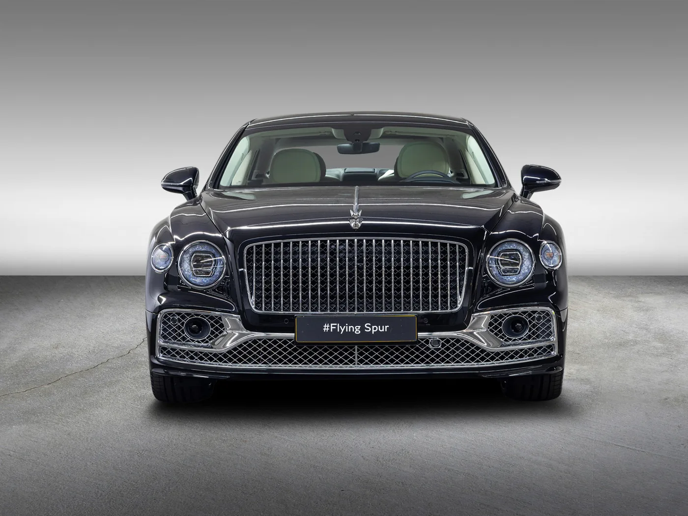 2024 Bentley Flying Spur Azure V8 offered by an official Bentley dealer in Leusden, Netherlands, photo 2 of 15