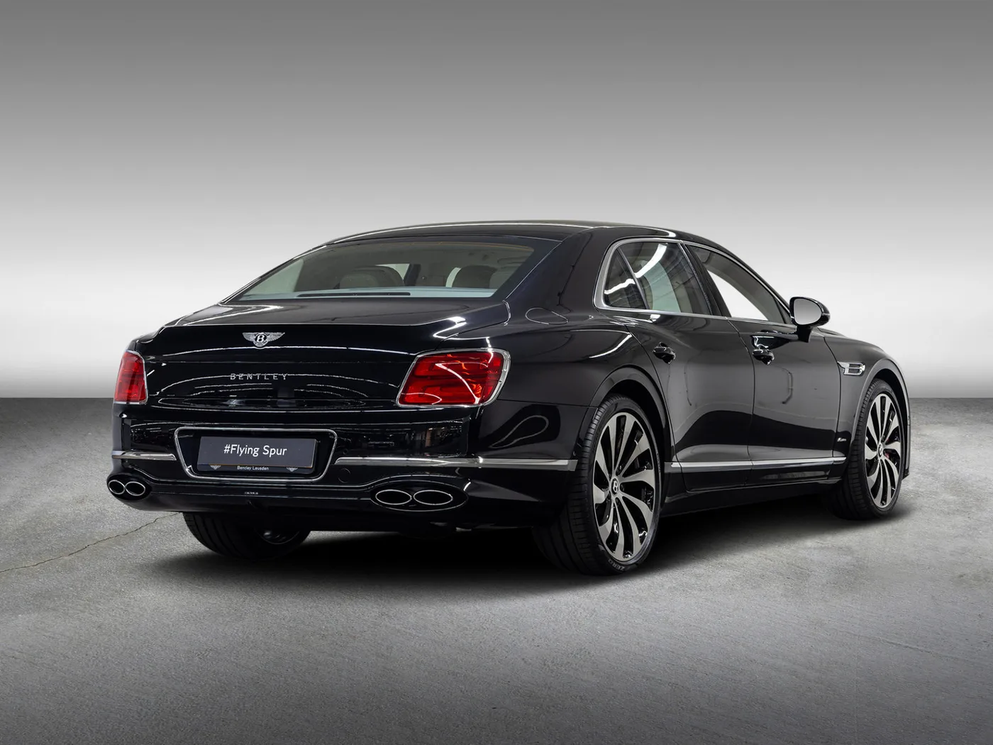 2024 Bentley Flying Spur Azure V8 offered by an official Bentley dealer in Leusden, Netherlands, photo 4 of 15